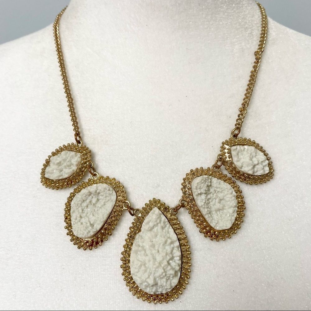 Jane Stone Textured Statement Necklace - Picture 2 of 13